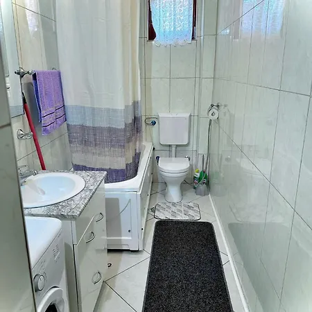 Merak Ii Apartament *